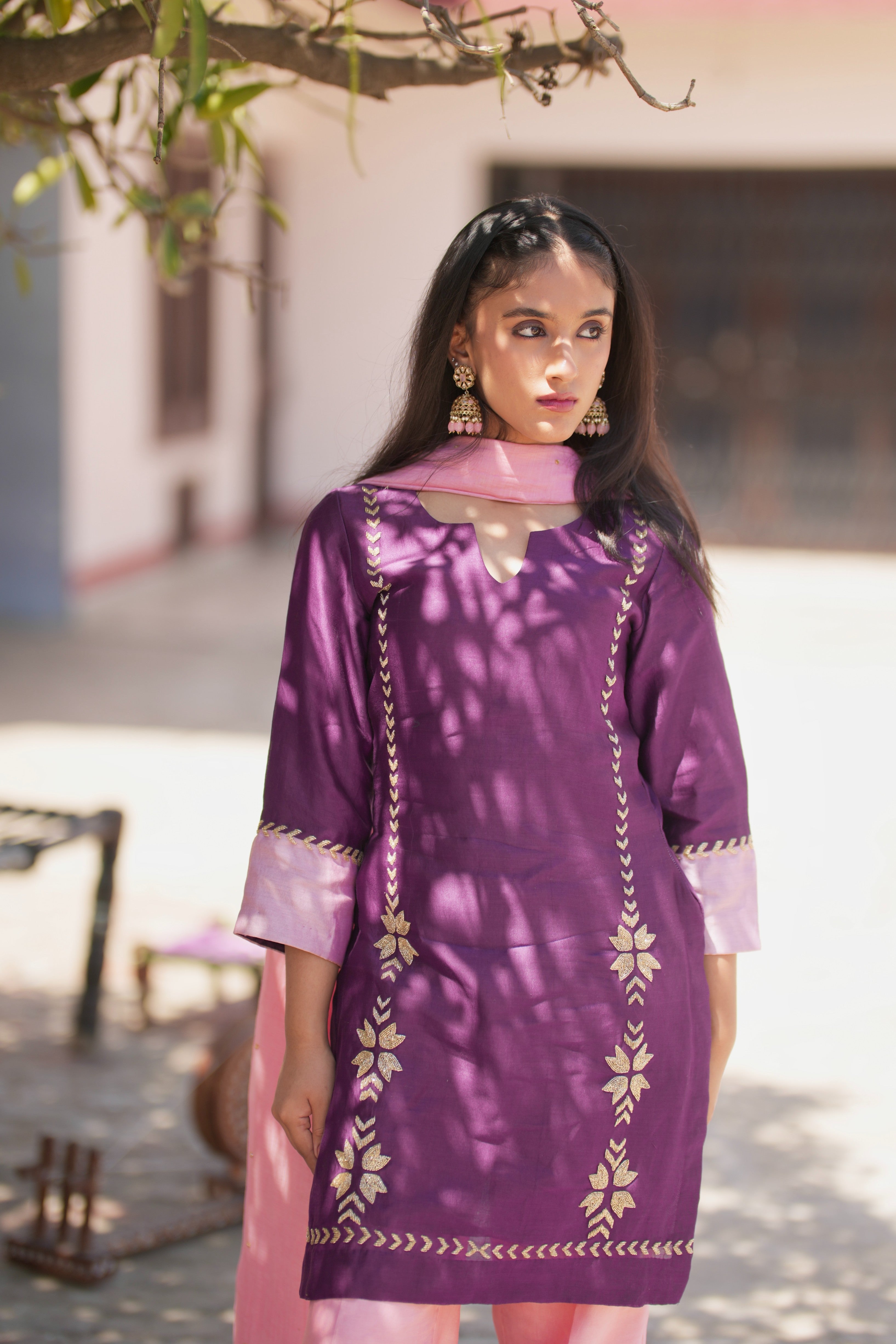 Savi| Plum & Blush Pink Hand-Embroidered Silk Chanderi Kurta Set | Tarah by Tripti