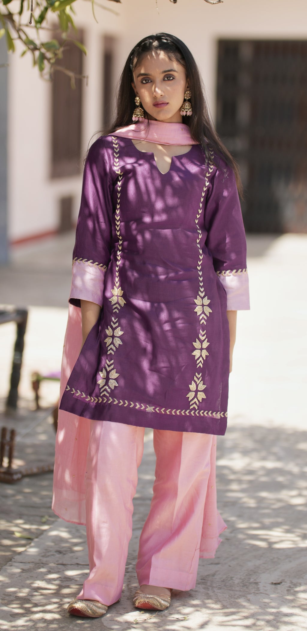 Savi| Plum & Blush Pink Hand-Embroidered Silk Chanderi Kurta Set | Tarah by Tripti