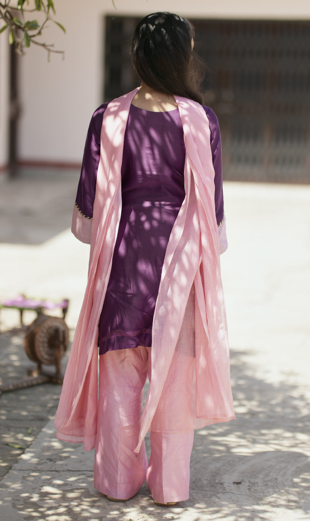 Savi| Plum & Blush Pink Hand-Embroidered Silk Chanderi Kurta Set | Tarah by Tripti